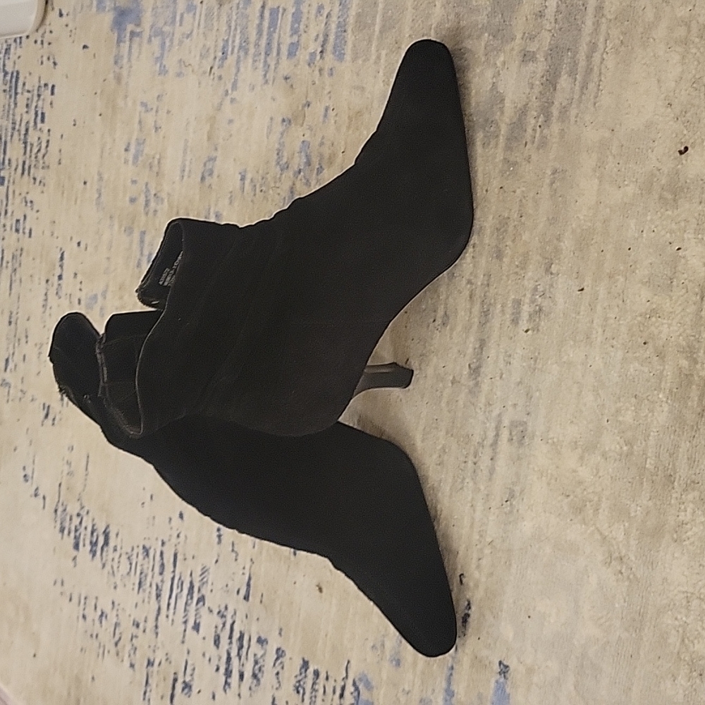 Black Suede Slouchy Ankle Boot, Kitten Heel, Size 7.5, EUC